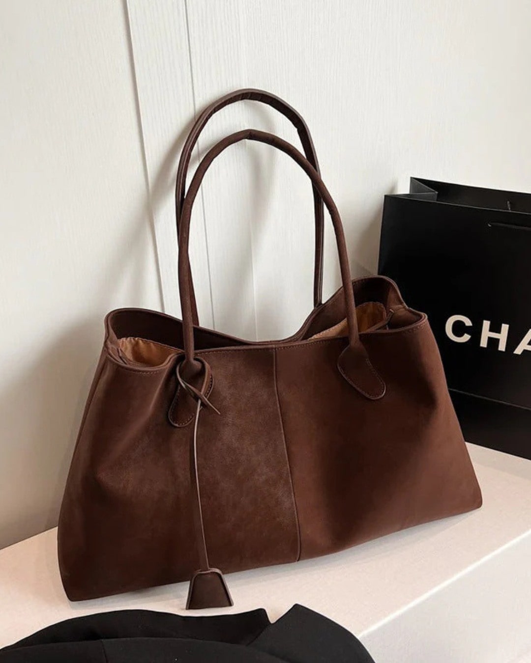 Mara Tote | Κομψή συνοδεία για δουλειά και ελεύθερο χρόνο