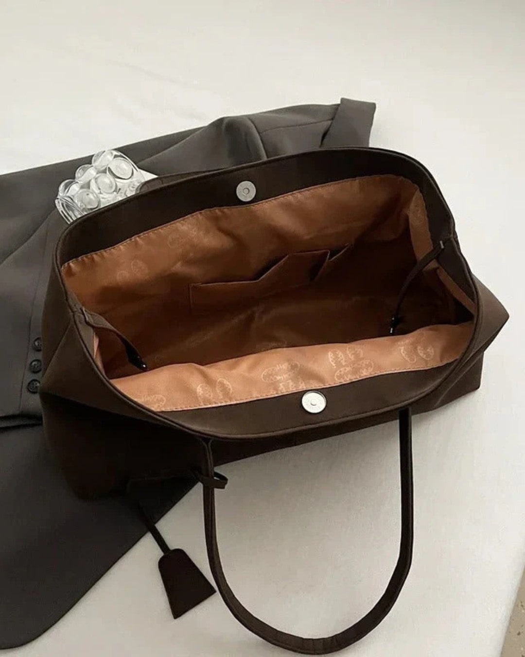 Mara Tote | Κομψή συνοδεία για δουλειά και ελεύθερο χρόνο