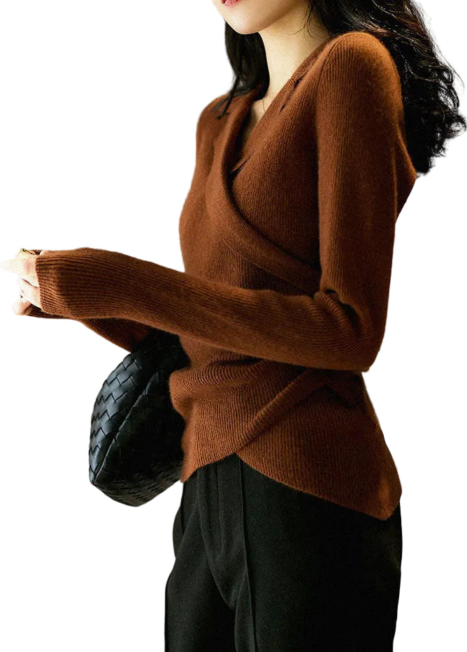 Sally | Chic Caramel Εφαρμοστό Φθινοπωρινό Πουλόβερ με Γιακά Peter Pan και Ασύμμετρο Σχέδιο (Chic Caramel Peter Pan Collar asymmetrical design slim fit Fall Sweater)